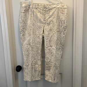 The SO LIFTING CROP by Chico’s. Slim fit crop. Slims in front. Lifts in …